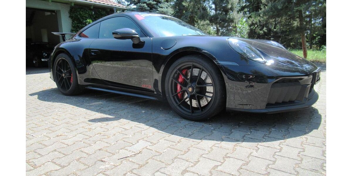 Porsche 992 14.289 km 186.992 &euro; Gröbern bei Meissen 01689