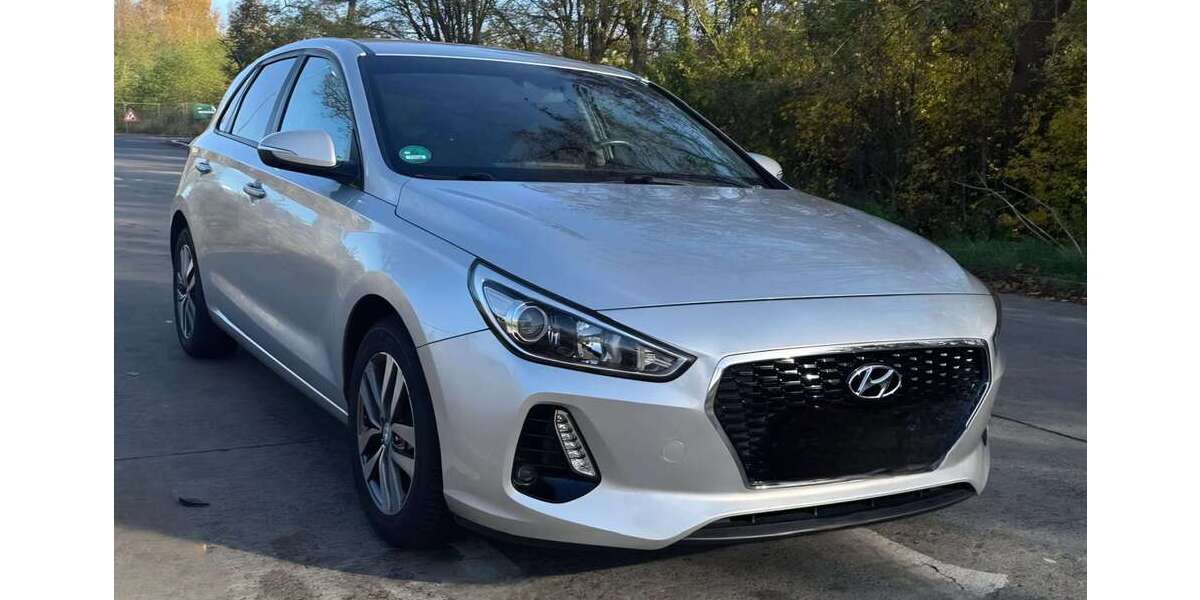 Hyundai i30 81.000 km 10.990 &euro; Schönefeld /Waßmannsdorf 12529