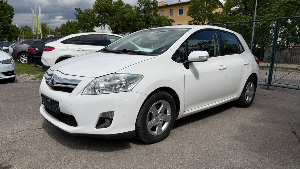 Toyota Auris 165.613 km 7.299 &euro; Fürstenfeldbruck 82256
