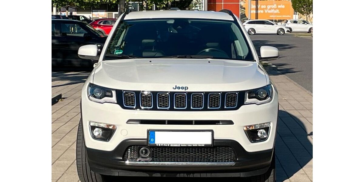 Jeep Compass 48.600 km 21.900 &euro; München 80939