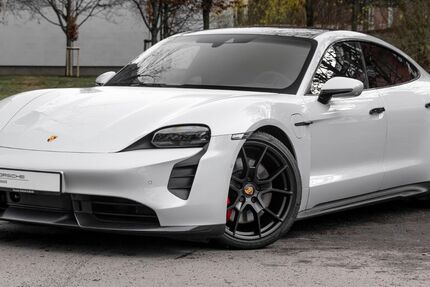Porsche Taycan 10.817 km 99.930 &euro; Berlin 10587