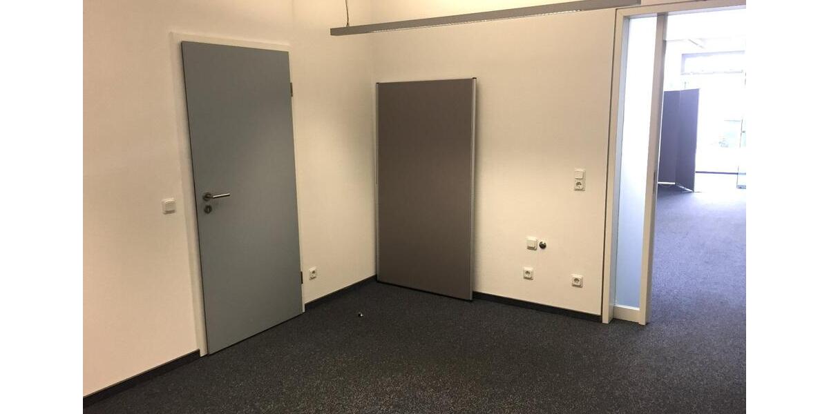 Vielseitige nutzbare moderne Gewerbeimmobilie in St. Ingbert zimmer