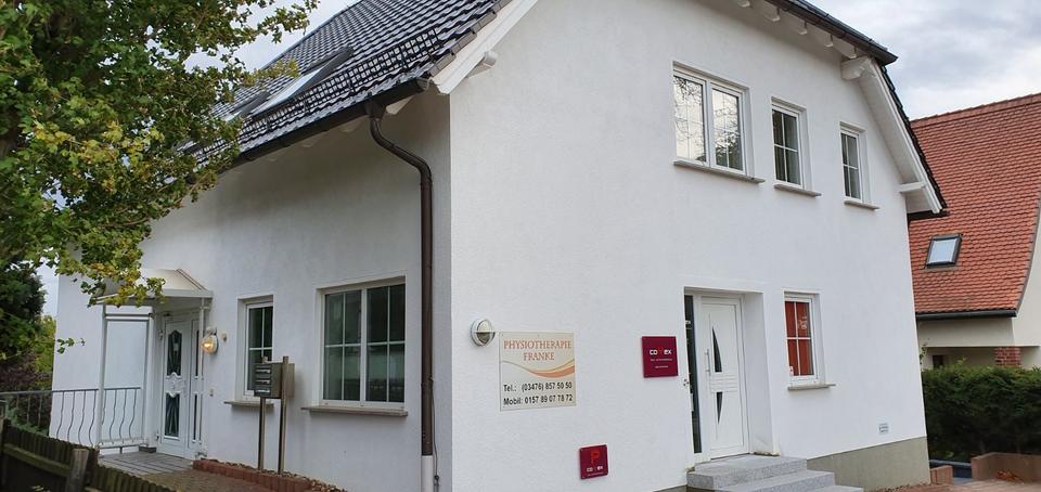 Einfamilienhaus Hettstedt - 15 Zimmer, 345 m&sup2;, 200.000&euro; | Angebot:24369250
