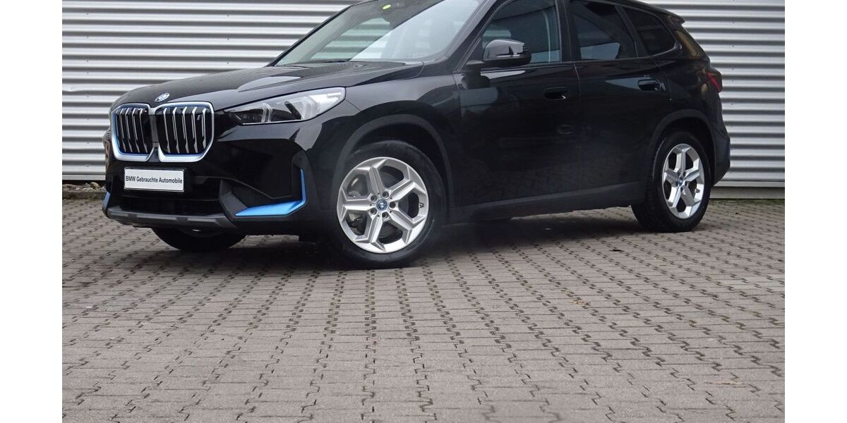 BMW iX1 16.692 km 32.899 &euro; Bietigheim-Bissingen 74321