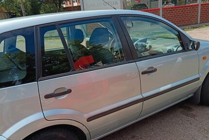 Ford Fusion 117.000 km 1.750 &euro; Bremen 28329