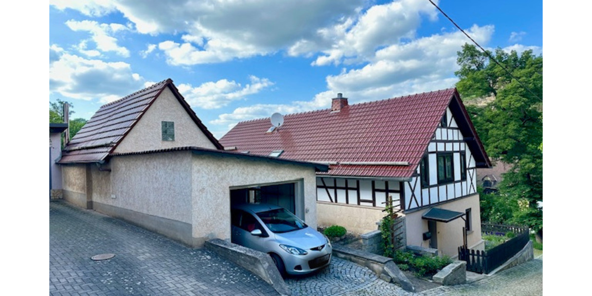 Massives Wohnhaus mit tollen Blick auf Schloß Könitz - Einfamilienhaus Unterwellenborn OT Könitz Könitz | Angebot:16297790