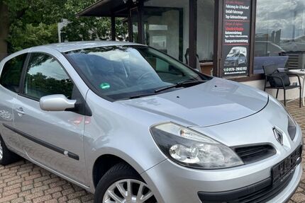 Renault Clio 152.736 km 2.299 &euro; Stolberg 52222