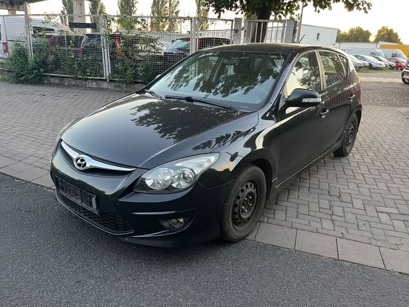 i30