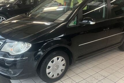 VW Touran 147.000 km 6.990 &euro; Berlin 12349