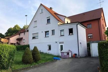 2 Familien Haus mit Lange Garage und 5 Stellplätze 6 zimmer