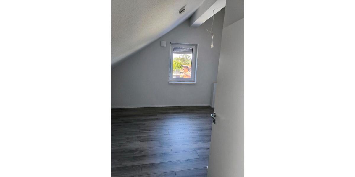 Dachgeschoßwohnung Neckartailfingen - 2 Zimmer, 54 m&sup2;, 985&euro; | Angebot:26652359