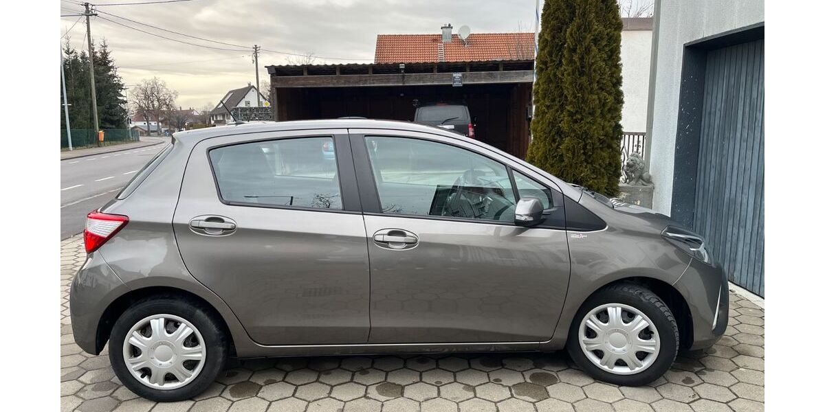 Toyota Yaris 117.000 km 8.999 &euro; Memmingerberg 87766