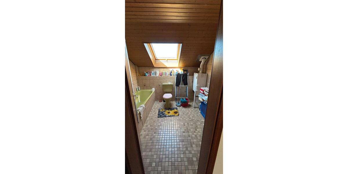 Dachgeschoßwohnung Eislingen (Fils) - 3 Zimmer, 75 m&sup2;, 950&euro; | Angebot:26385513