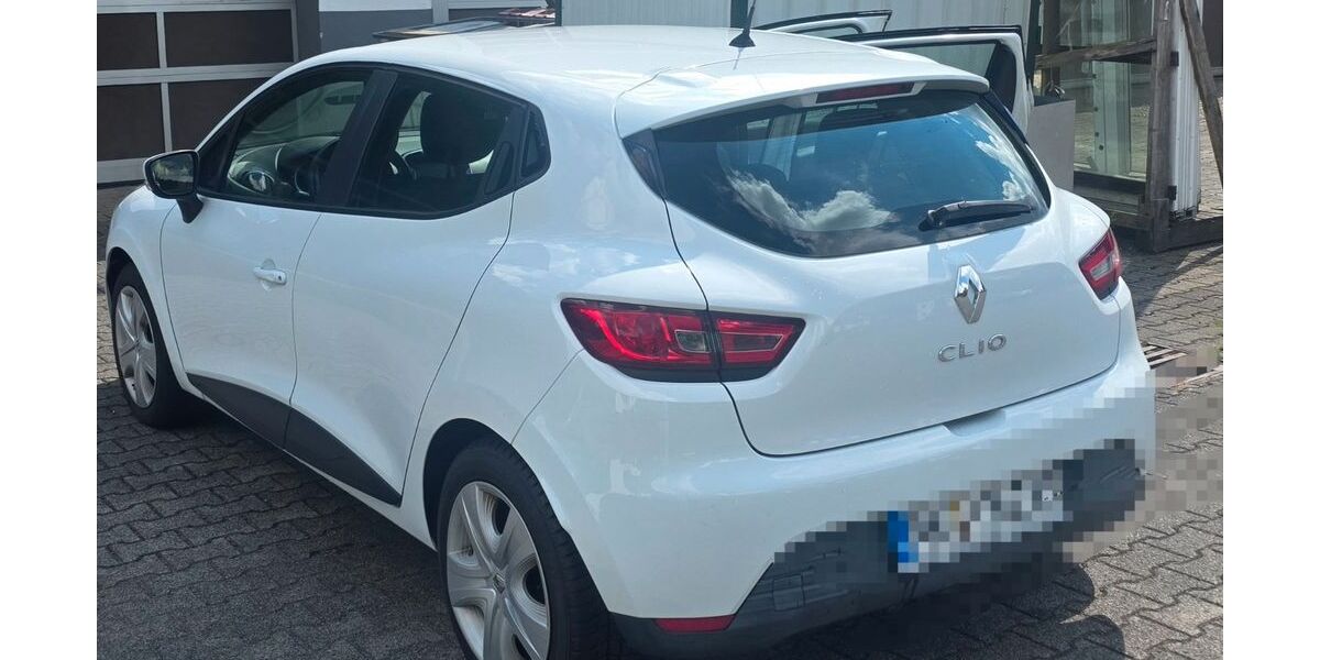 Renault Clio 121.000 km 6.000 &euro; Bruchertseifen 57539