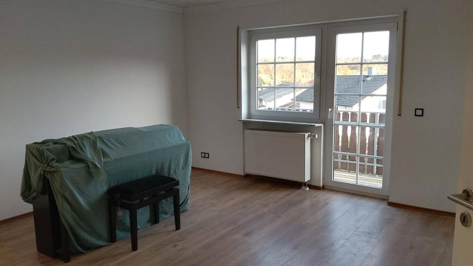 Etagenwohnung Weilrod - 4 Zimmer, 100 m&sup2;, 280.000&euro; | Angebot:26162807