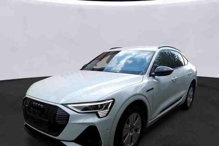 Audi e-tron 25.698 km 38.990 &euro; Hamburg 22047