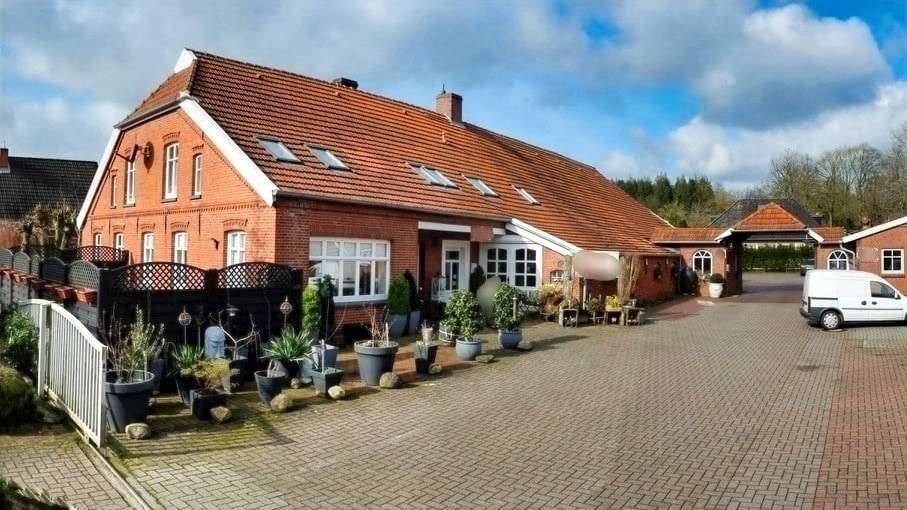 Einfamilienhaus Aurich Georgsfeld und Tannenhausen - 6 Zimmer, 230 m&sup2;, 698.000&euro; | Angebot:21796096