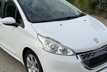 Peugeot 208 112.000 km 4.890 &euro; Ingolstadt 85051