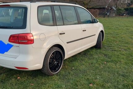 VW Touran 171.200 km 5.800 &euro; Geldern 47608