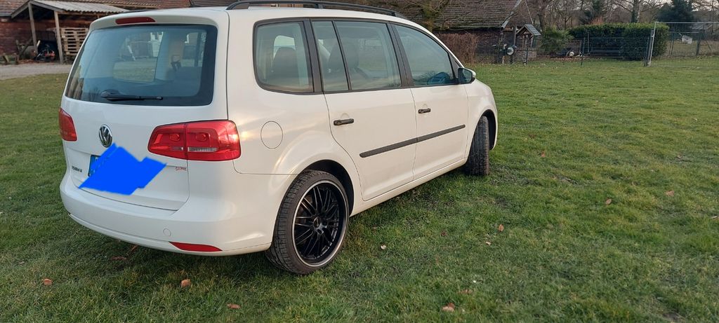 VW Touran 171.200 km 5.800 &euro; Geldern 47608