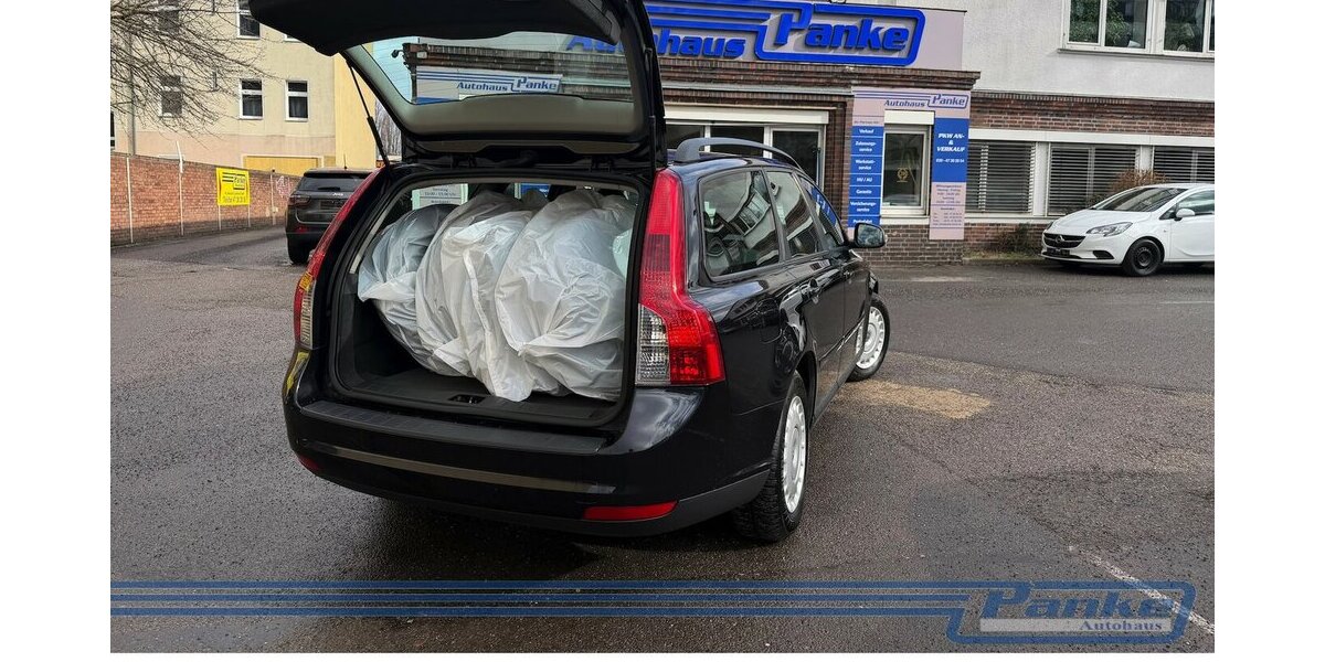 Volvo V50 1.8*Xenon*SKZ*Klima*Scheckheft*SR+WR* 306.037 km 2.200 &euro; Berlin 13187