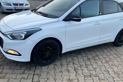 Hyundai i20 58.302 km 9.900 &euro; Osthofen 67574