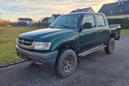 Toyota Hilux 330.000 km 7.900 &euro; Kösching 85092