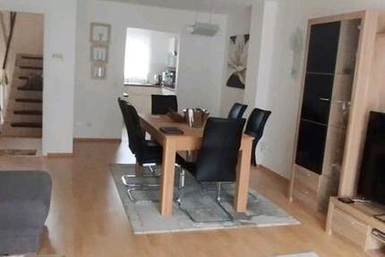 Haus Homburg - 4 Zimmer, 120 m&sup2;, 1.300&euro; | Angebot:26301304
