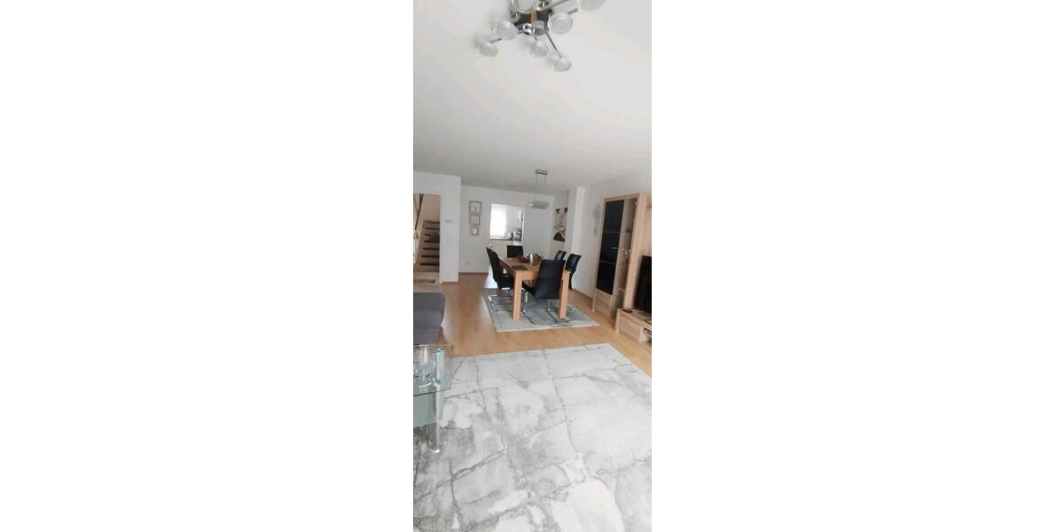 Reihenhaus Homburg - 4 Zimmer, 120 m&sup2;, 1.300&euro; | Angebot:26301304