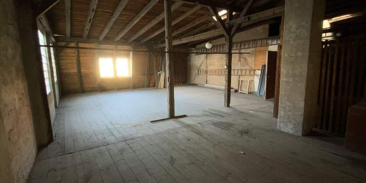 Mehrfamilienhaus, Wohnhaus Neustadt - 7 Zimmer, 225 m&sup2;, 250.000&euro; | Angebot:24989982