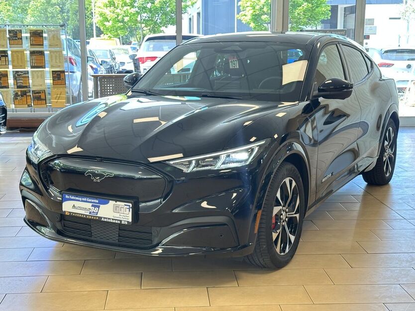 Ford Mustang Mach-E 12.441 km 41.950 € Hennef 53773