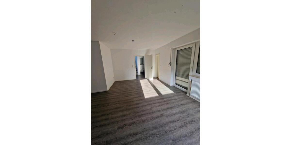 Einfamilienhaus Lotte - 8 Zimmer, 270 m&sup2;, 1.700&euro; | Angebot:25563059