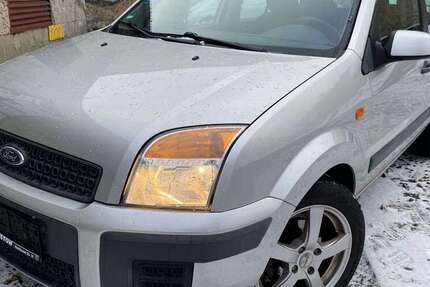 Ford Fusion 111.000 km 3.450 € Berlin 10245