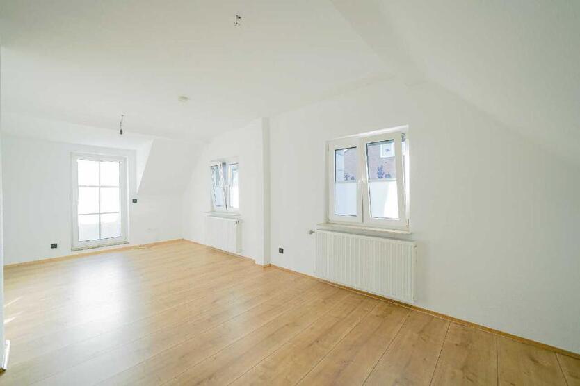 Freistehendes Einfamilienhaus mit Garten und Sonnenbalkon zimmer