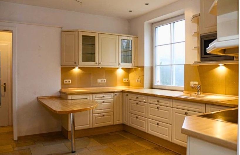 Villa Bergen - 10.5 Zimmer, 352 m&sup2;, 1.950&euro; | Angebot:26072921