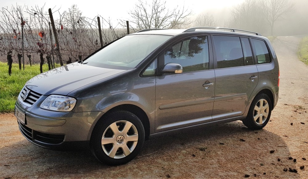 VW Touran 156.000 km 5.500 &euro; Bötzingen 79268