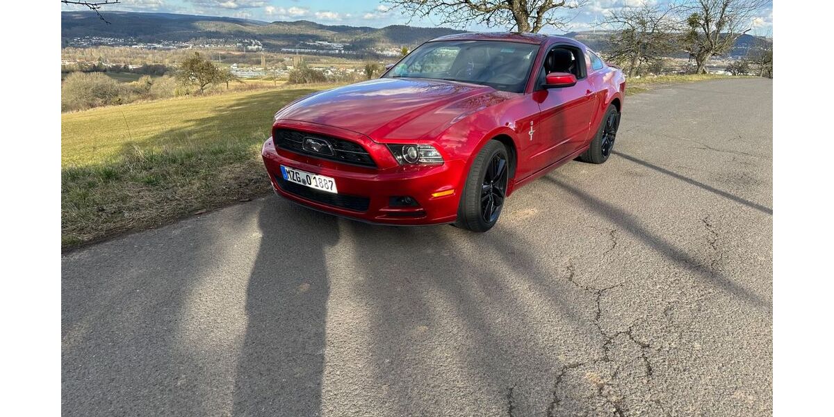 Ford Mustang 104.000 km 14.400 &euro; Merzig 66663