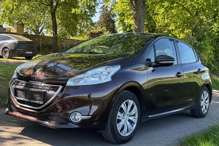 Peugeot 208 96.000 km 2.899 &euro; Limburg - Eschhofen 65552