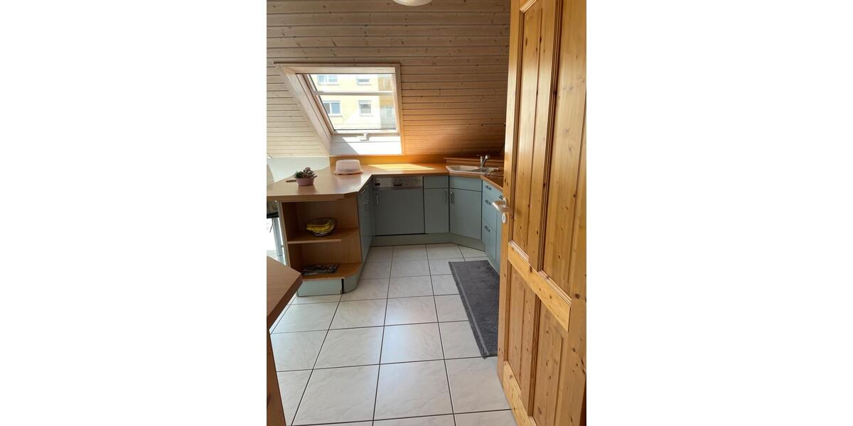 Dachgeschoßwohnung Villingen-Schwenningen Schwenningen - 3 Zimmer, 95 m&sup2;, 1.150&euro; | Angebot:26288219