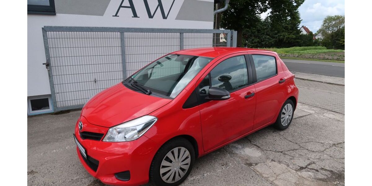 Toyota Yaris 125.000 km 4.370 &euro; Groß Oesingen 29393