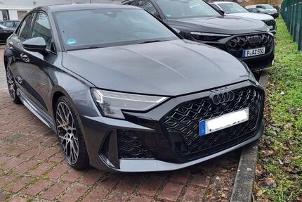 Audi RS3 9.700 km 65.999 &euro; Siegburg 53721