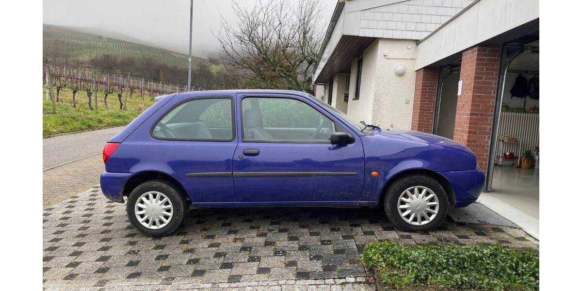 Ford Fiesta 93.000 km 700 &euro; Sinzheim 76547