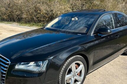 Audi A8 173.000 km 15.300 &euro; Trossingen 78647