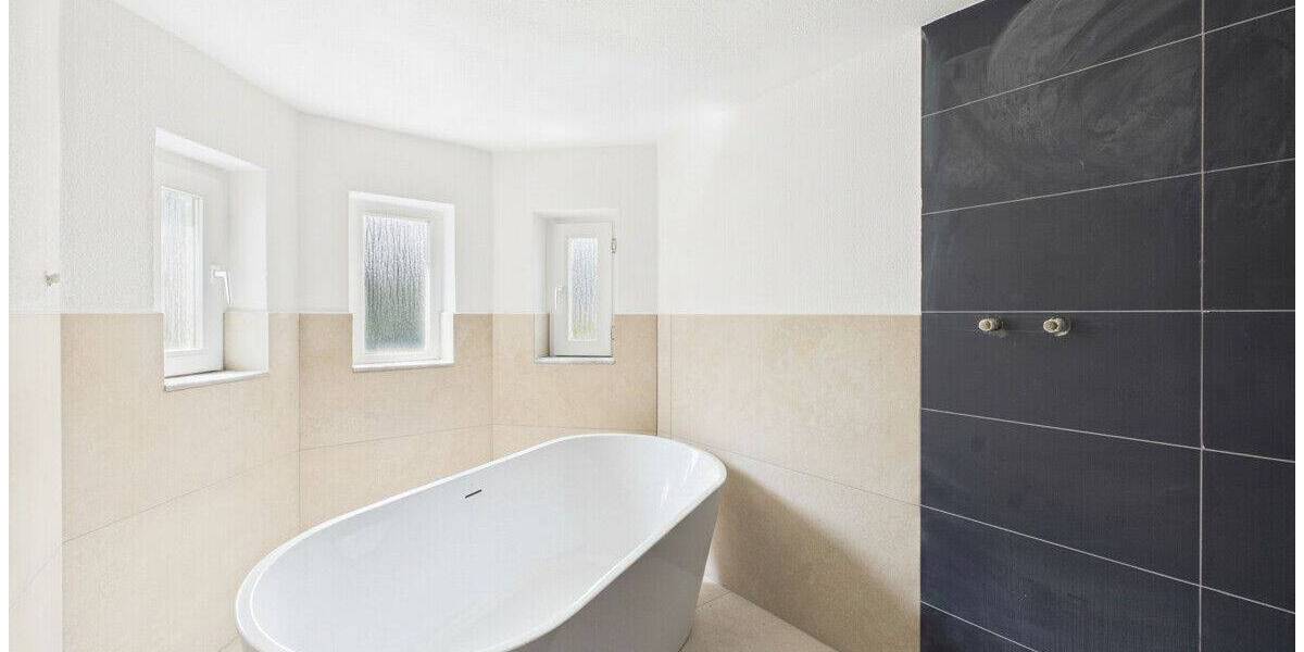 Einfamilienhaus Landshut Berg - 9 Zimmer, 230 m&sup2;, 995.000&euro; | Angebot:26798186