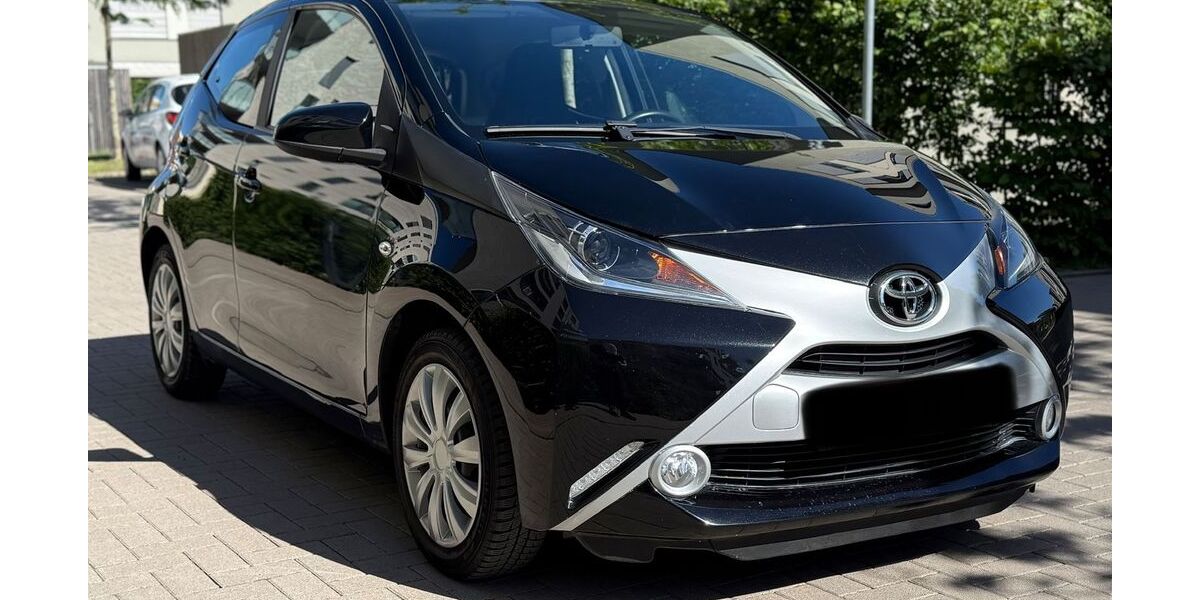 Toyota Aygo (X) 41.400 km 9.799 &euro; Hannover 30179