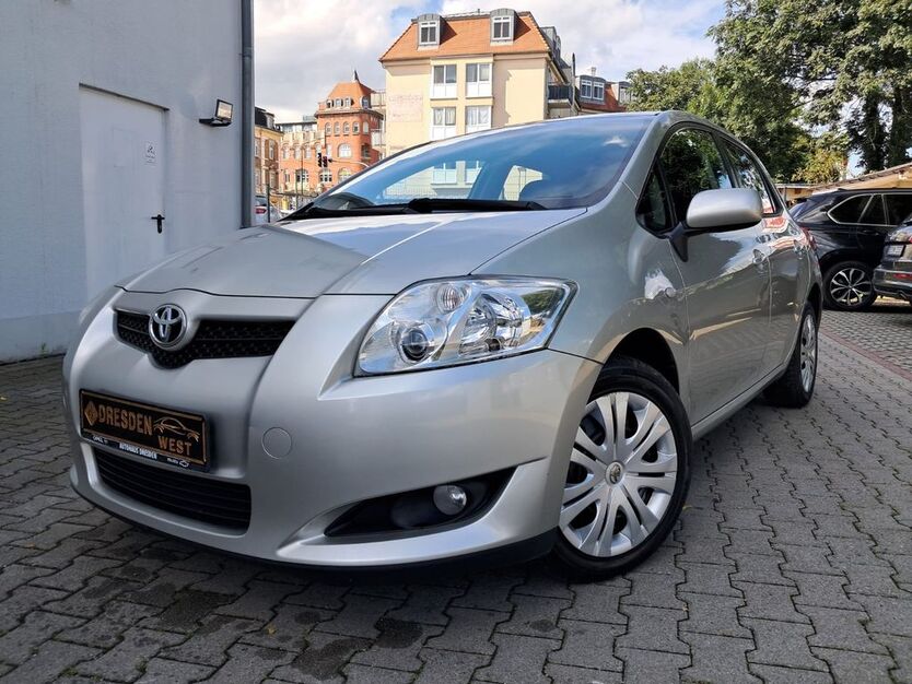 Toyota Auris 141.700 km 4.299 € Dresden 01159