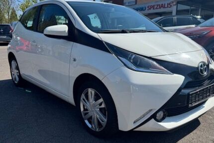 Toyota Aygo (X) 80.289 km 7.900 &euro; Gelsenkirchen 45891