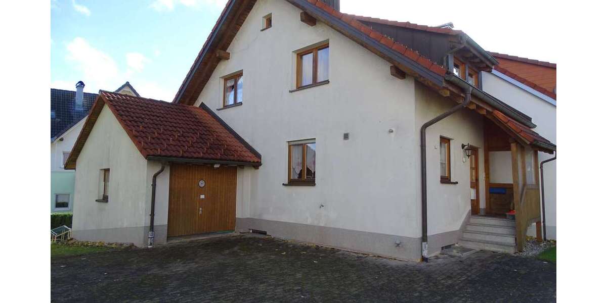 Einfamilienhaus Bonndorf - 4 Zimmer, 135 m&sup2;, 330.000&euro; | Angebot:25221650
