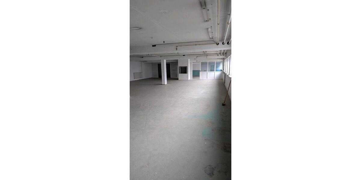 Lagerraum Halle zimmer