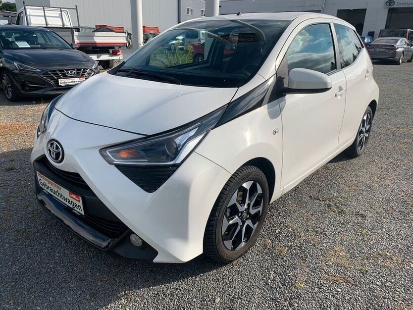 Aygo (X)